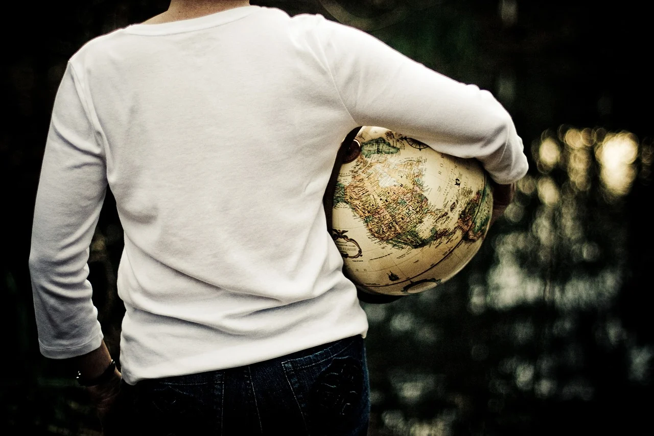 Third culture broker